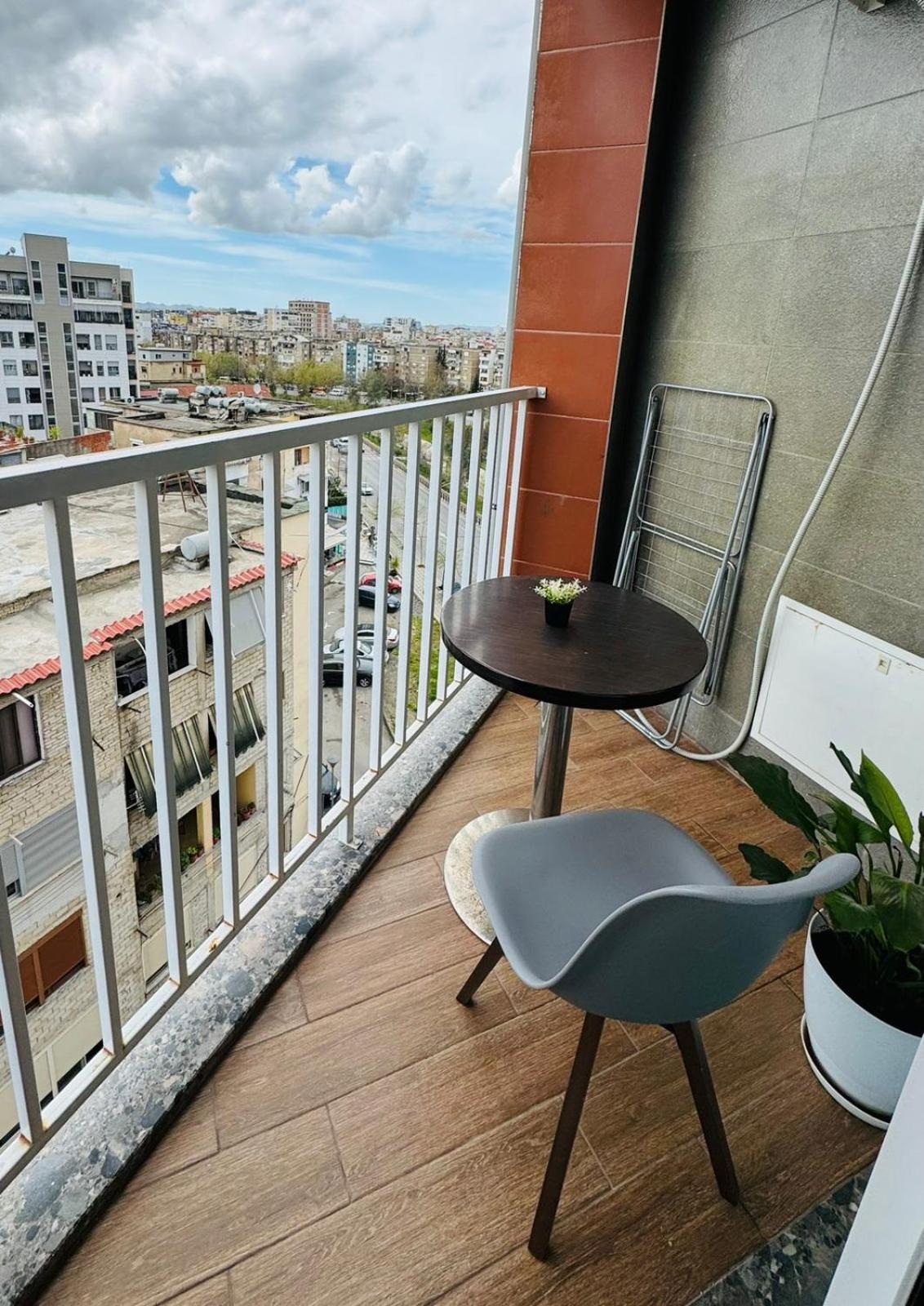 Apartamente Tirana Apartment *